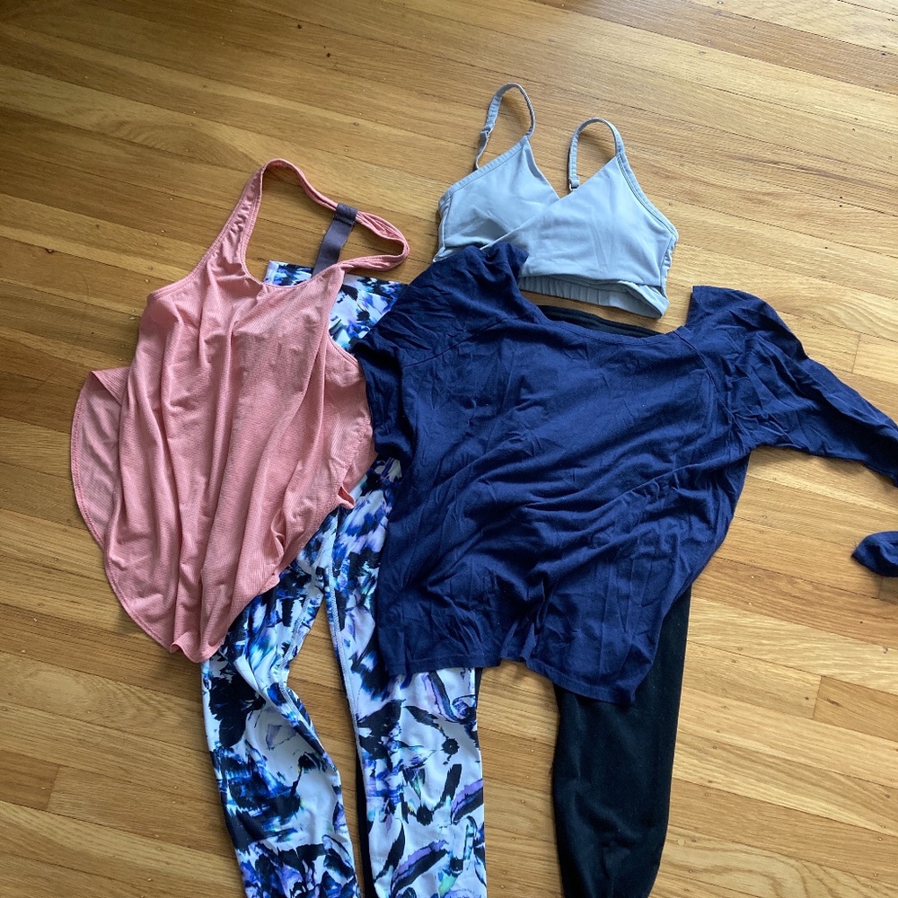 *SOLD* Fabletics workout bundle (5 items)